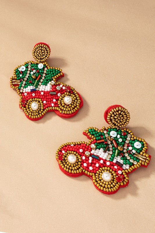 Árbol de Navidad en pendientes de cuentas de semillas de coche