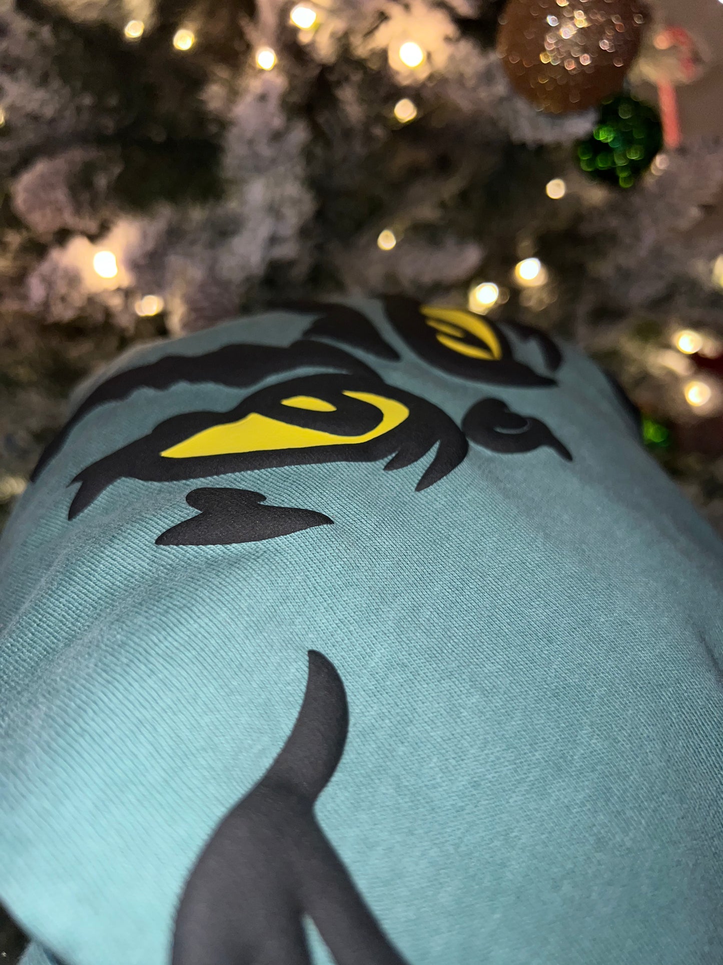 Grinchy Puff Face manga larga