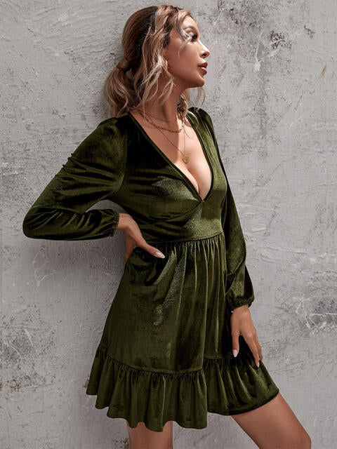 Vestido de terciopelo con dobladillo con volantes
