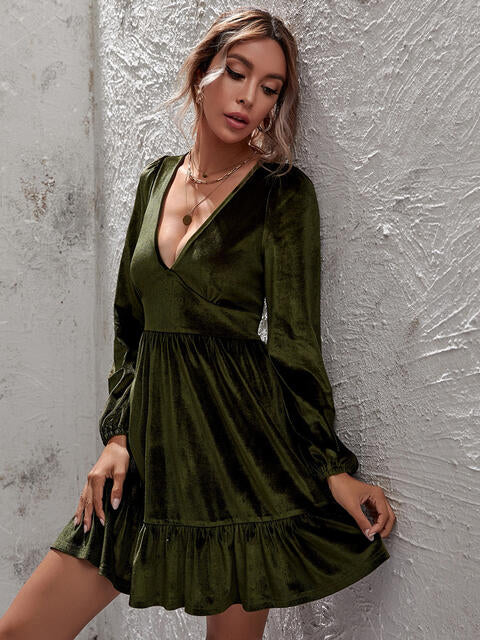 Vestido de terciopelo con dobladillo con volantes