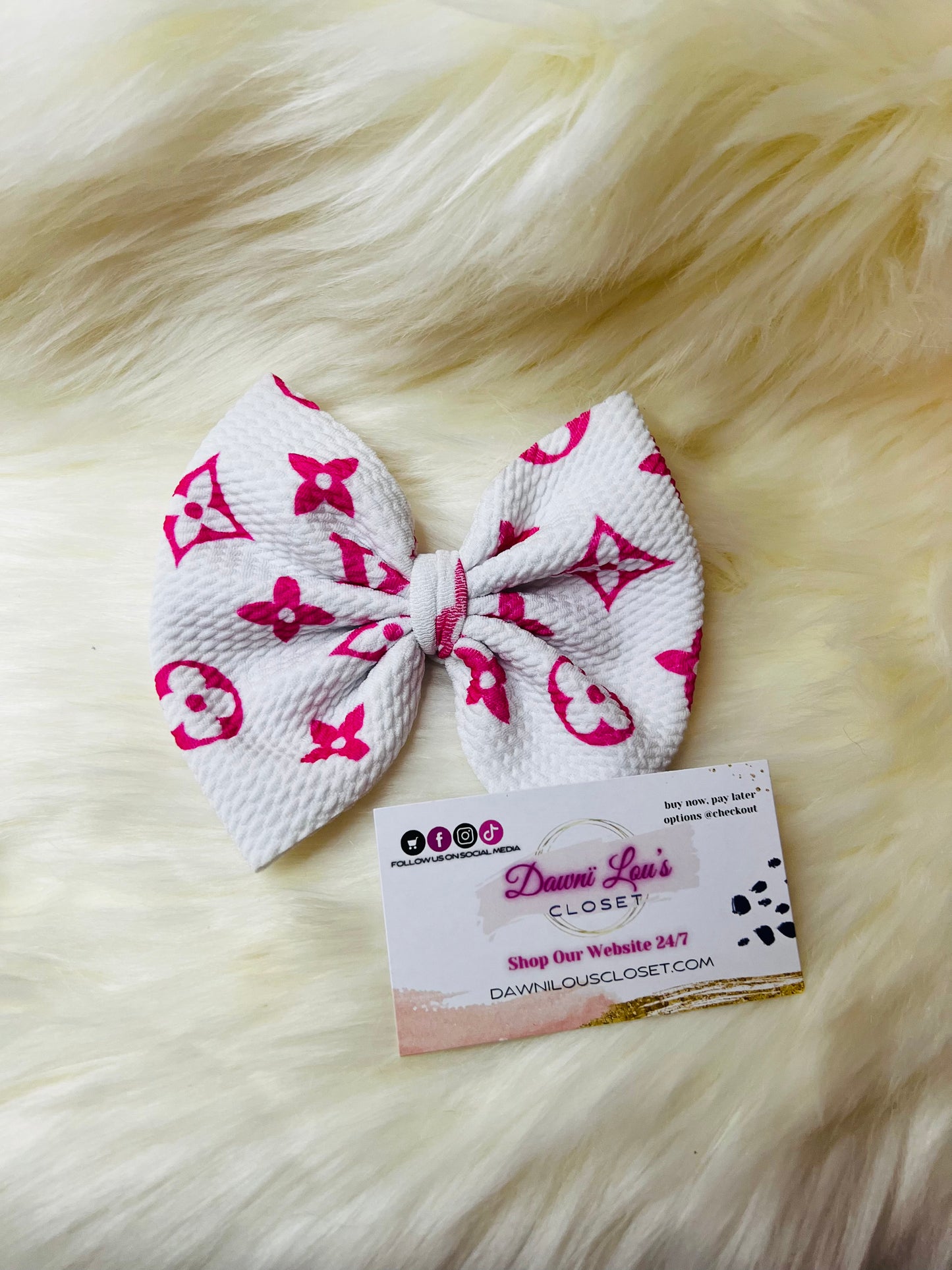 Boujee LV Lazo blanco y rosa