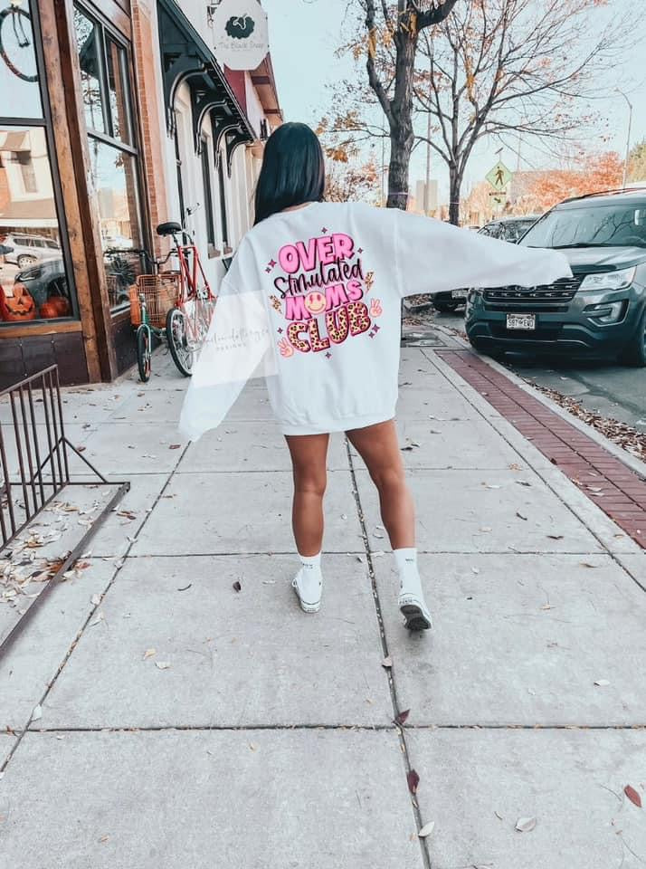 Camiseta sobreestimulada Moms Club