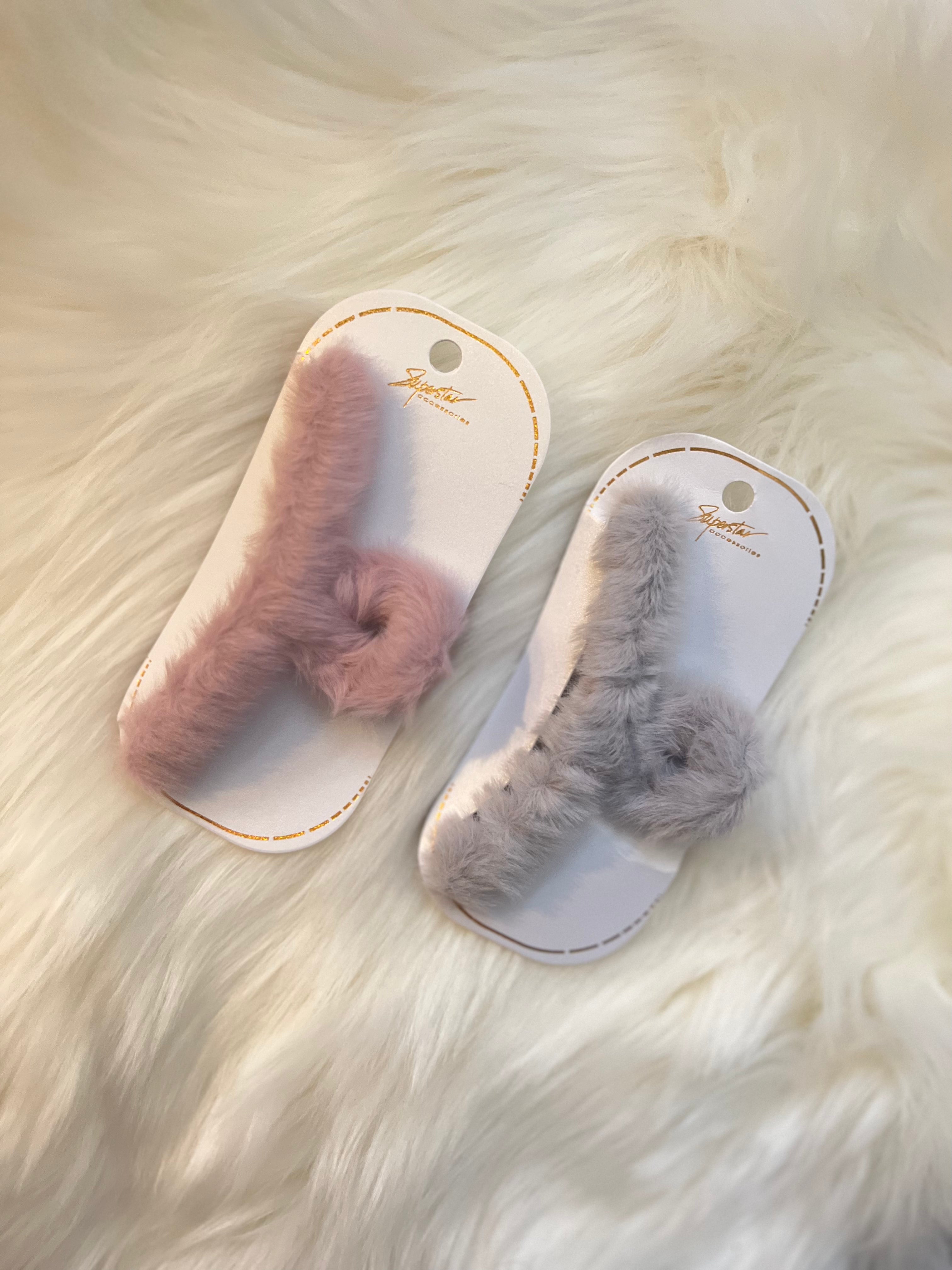 Pinzas para el cabello borroso