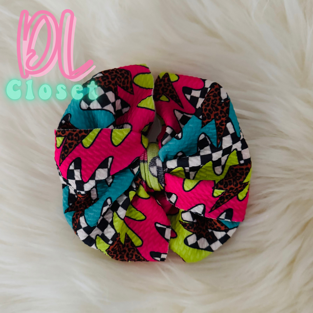 RETRO CHECKERED WAVE BOWS