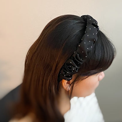 Diadema con lunares y joyas de raso arrugado