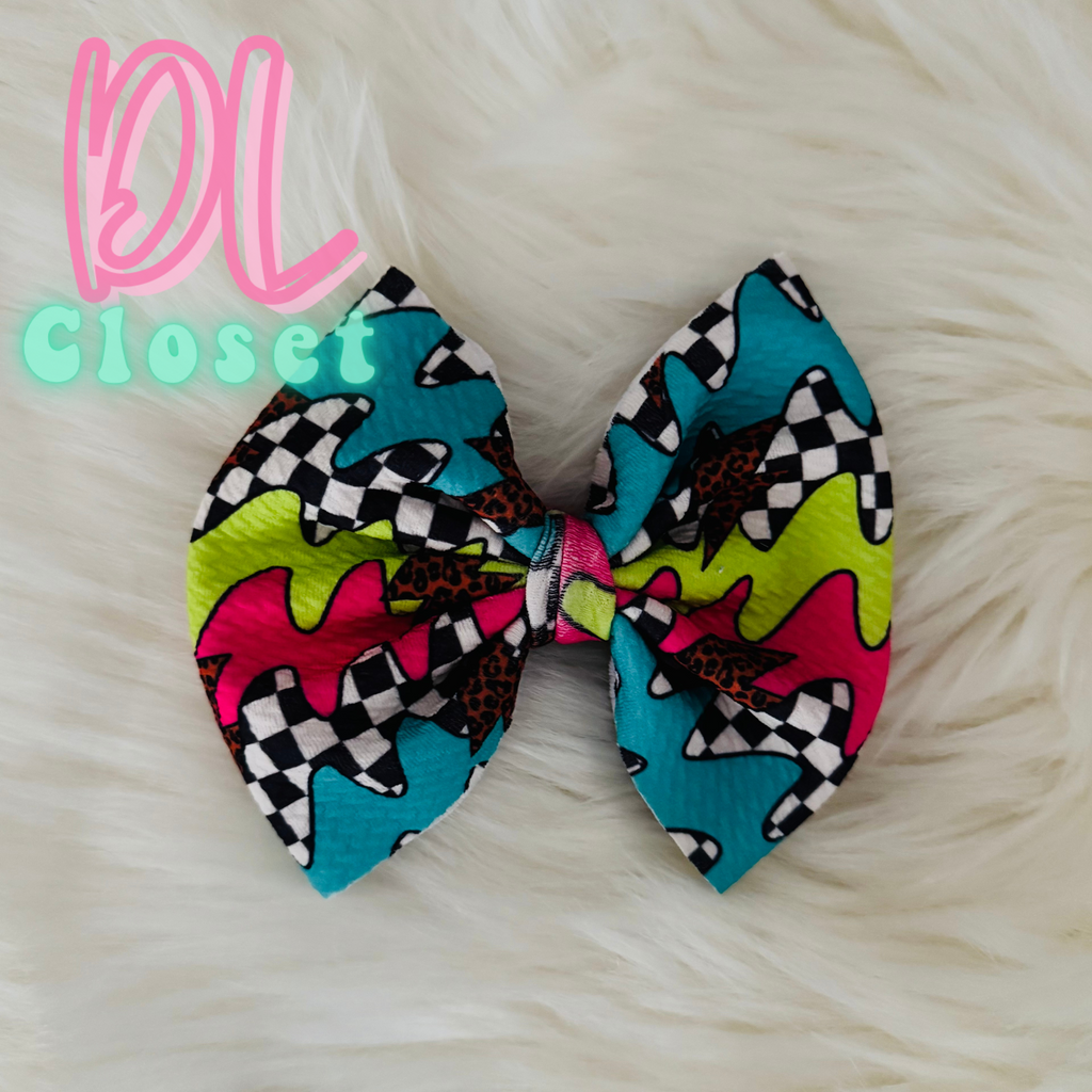 RETRO CHECKERED WAVE BOWS