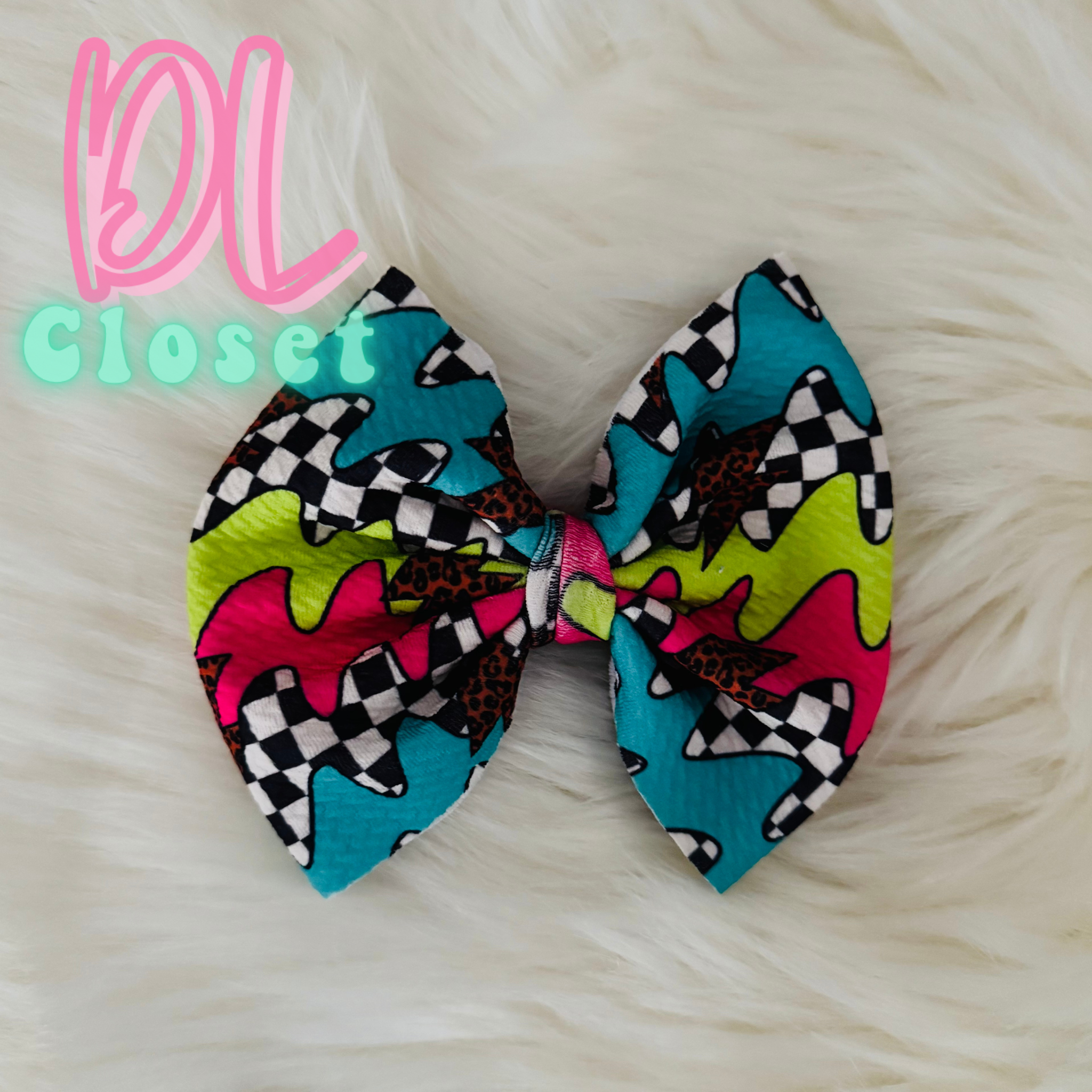 RETRO CHECKERED WAVE BOWS