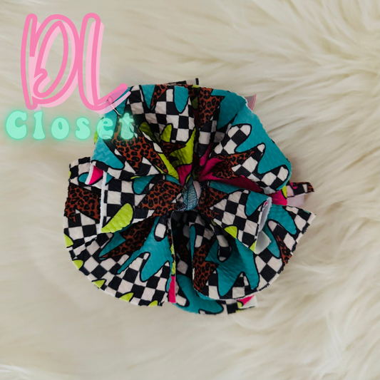 RETRO CHECKERED WAVE BOWS