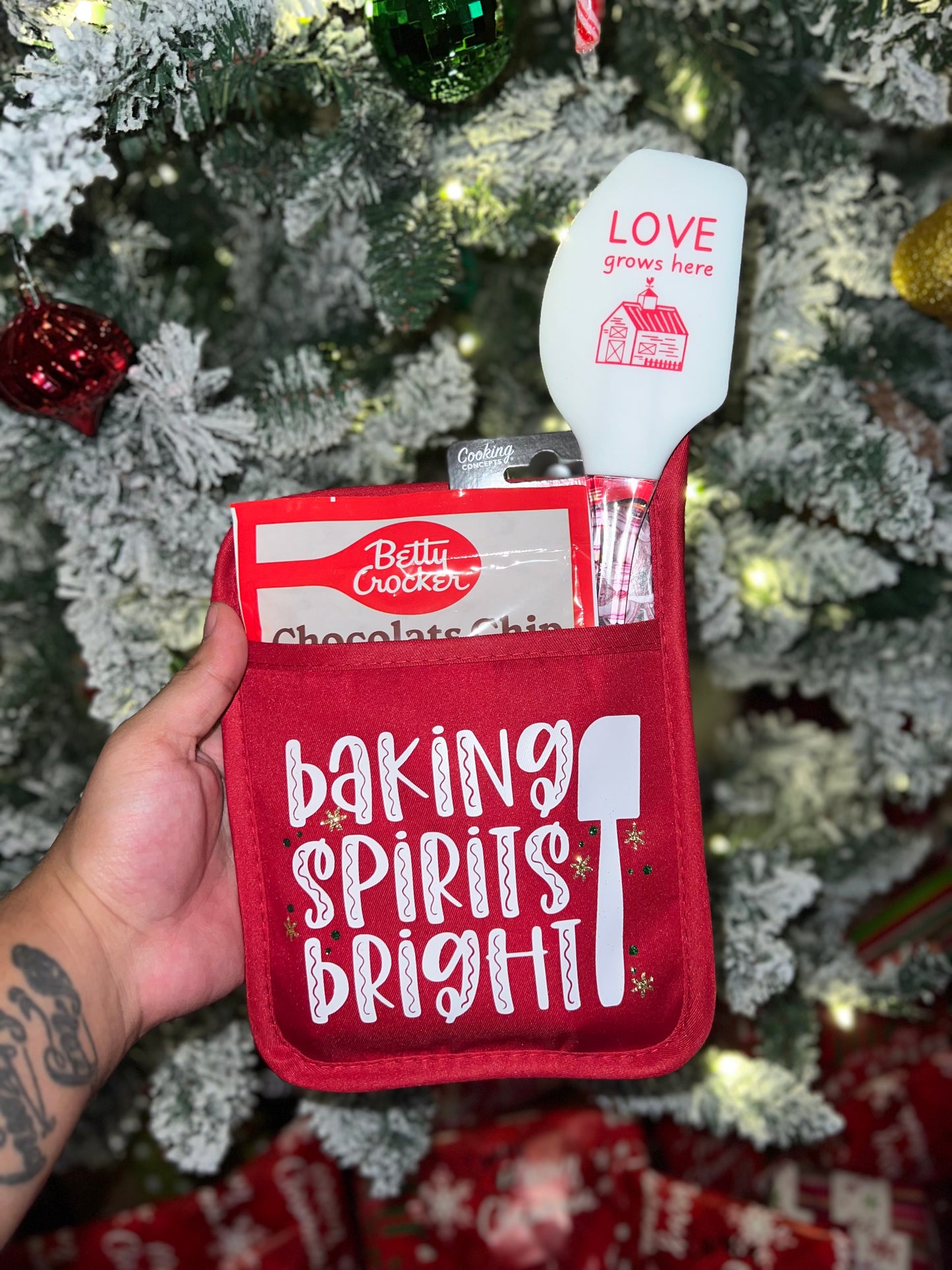 Baking Spirits Bright Gift Set