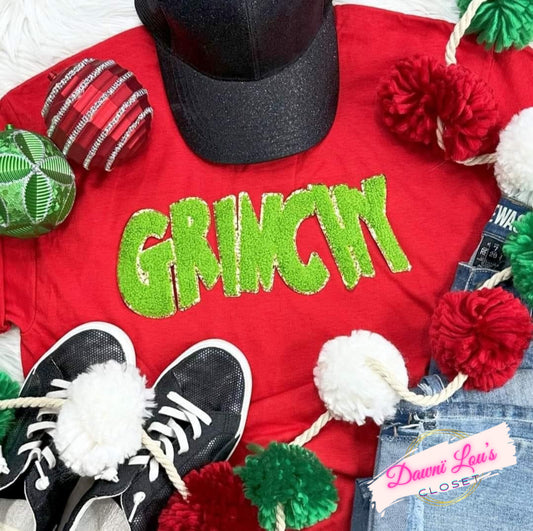 Cuello redondo con parche de chenilla Grinchy