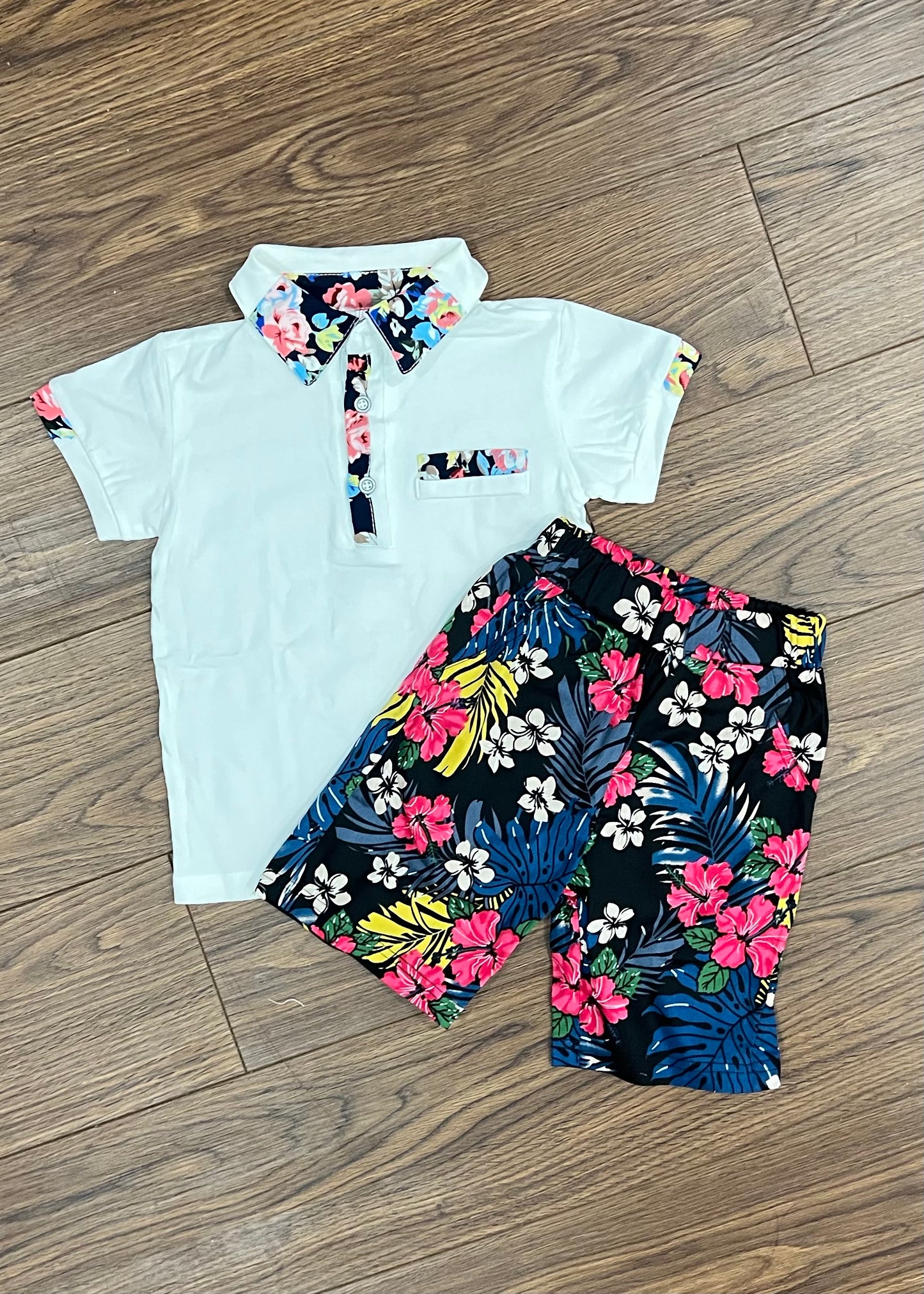 Conjunto de pantalones cortos tropicales para niños pequeños