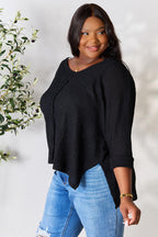 Top de punto con aberturas altas y bajas