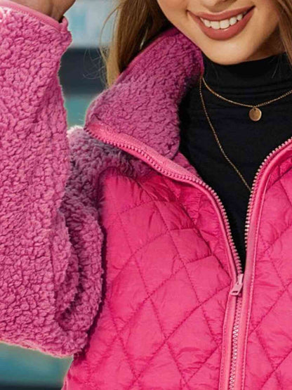 Chaqueta ragland abullonada con osito de peluche