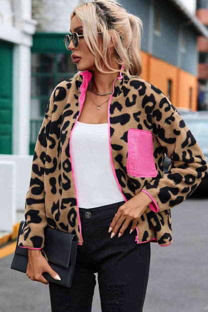 Chaqueta de leopardo y rosa